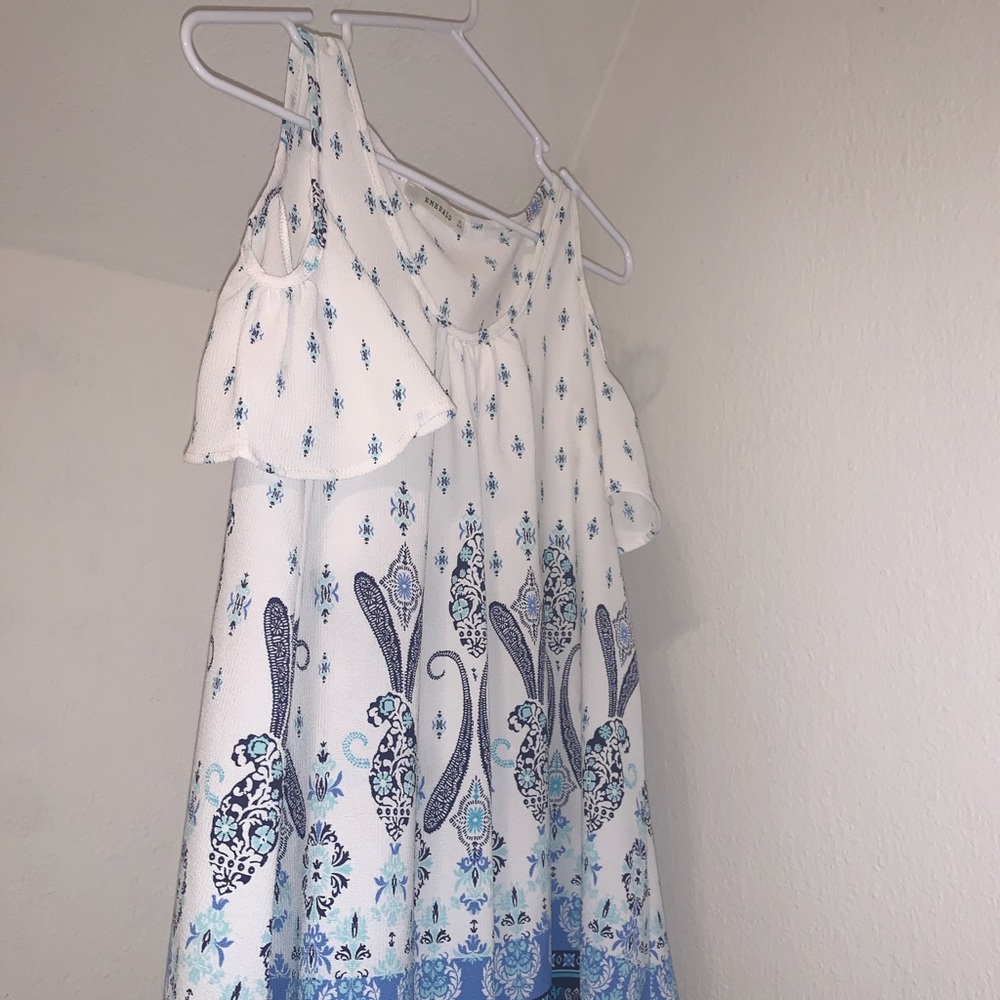 Cold shoulder flowy top